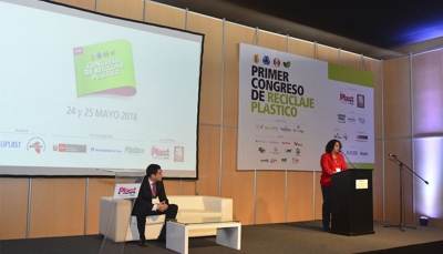 Ministra del Ambiente: “No buscamos prohibir el consumo del plástico, sino reducir su uso innecesario”