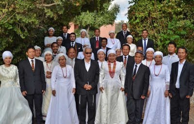 Miembros de una “tribu perdida” de la India establecen su hogar en Israel con un casamiento grupal.
