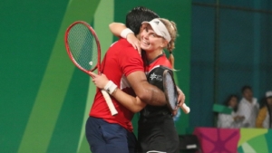 PAREJA PERUANA DE TENIS MIXTO LE DA UNA NUEVA PRESEA AL PERÚ