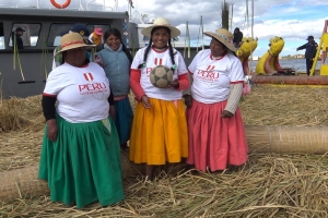 Puno: Los Uros dan su aliento a selección peruana